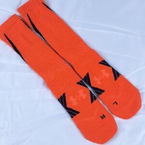 NWOT Youth Under Armour Athletic Socks Size Large
